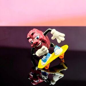 1988 Vintage Applause California Grapevine Raisin Skateboard Figure A67